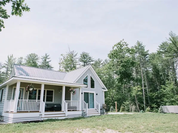 (undisclosed Address), Raymond, ME 04071