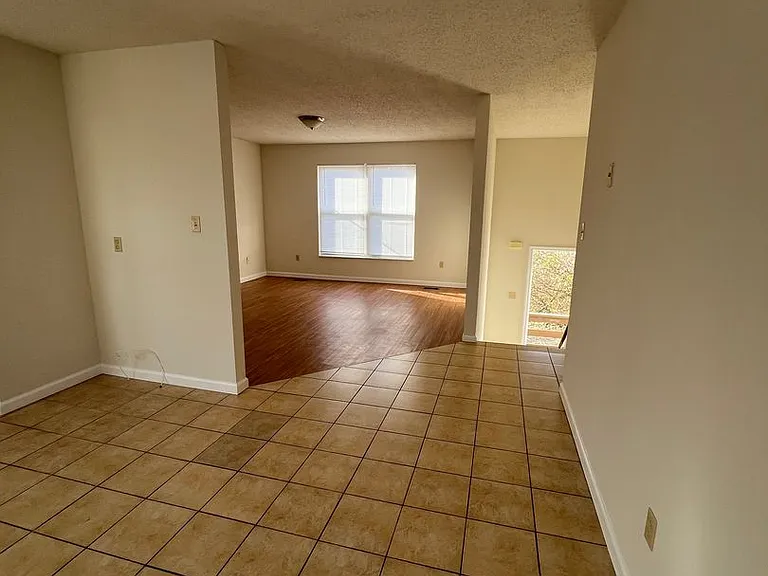 602 Bristol Ct — Photo 8