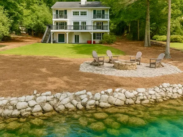 313 E River Bend Dr, Eatonton, GA 31024