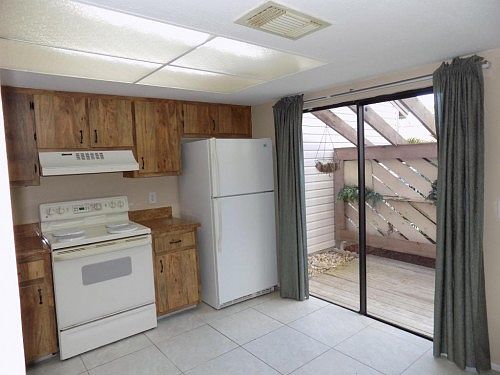 4th image of 130 Sherwood Cir