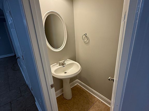 4th image of 105 Westchester Dr APT A3