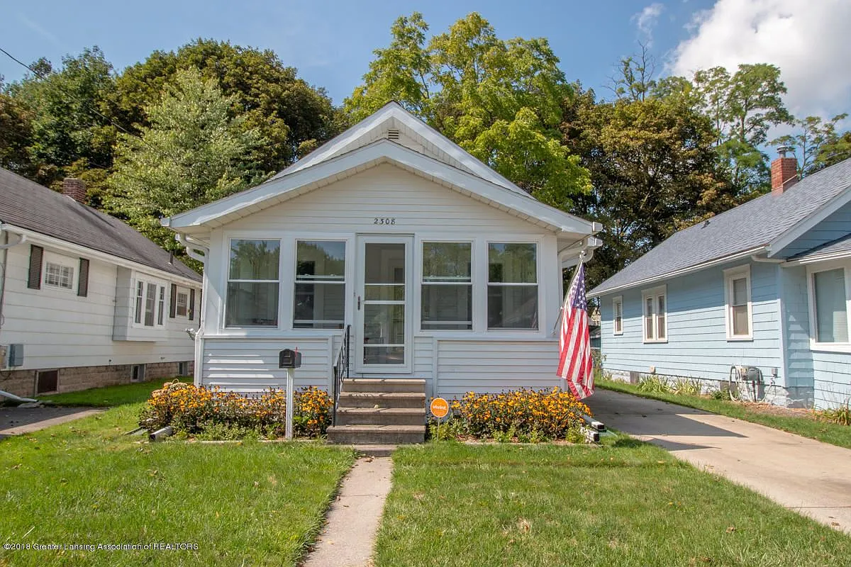 2308 Forest Ave photo 1