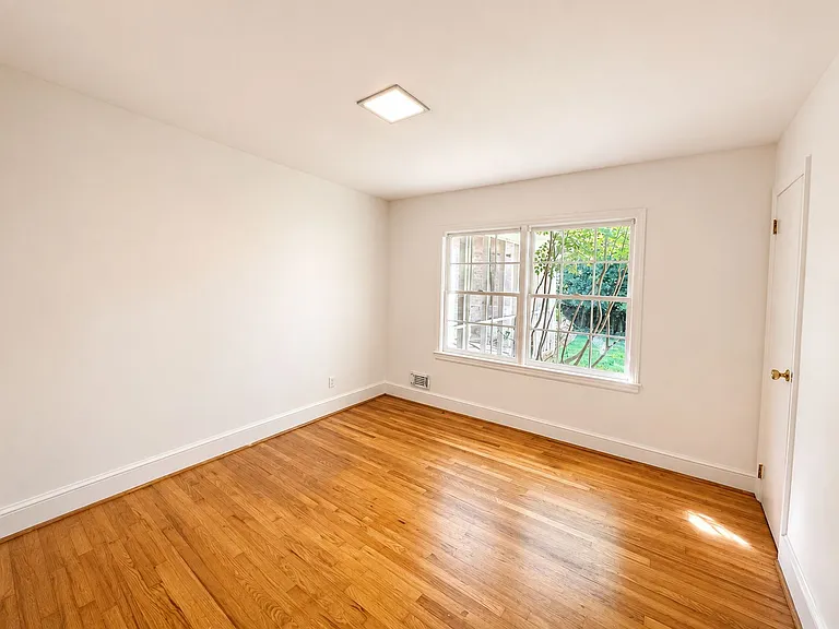 560 Riverview Rd — Photo 7