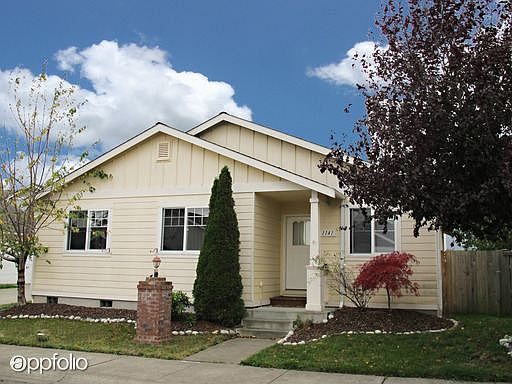 1st image of 1141 NE Cordero Pl
