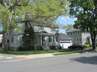 83 Hesseltine Ave, Melrose, MA 02176