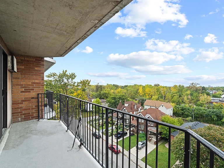 360 Caron Ave — Photo 22