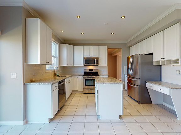 5th image of 124 Adler Dr