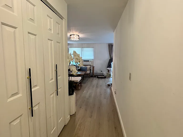 33 Floyd Ave #5 — Photo 6