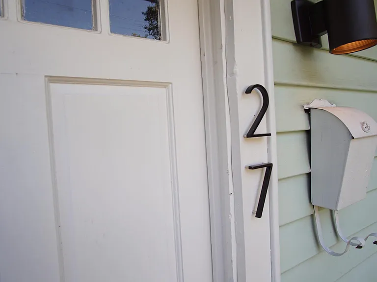 27 Wilshire Dr — Photo 2