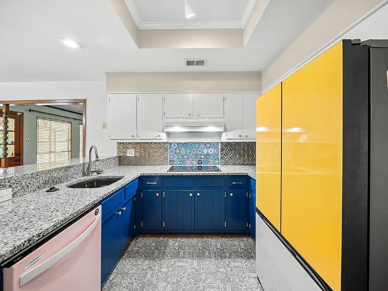 6015 Windhaven Dr — Photo 25