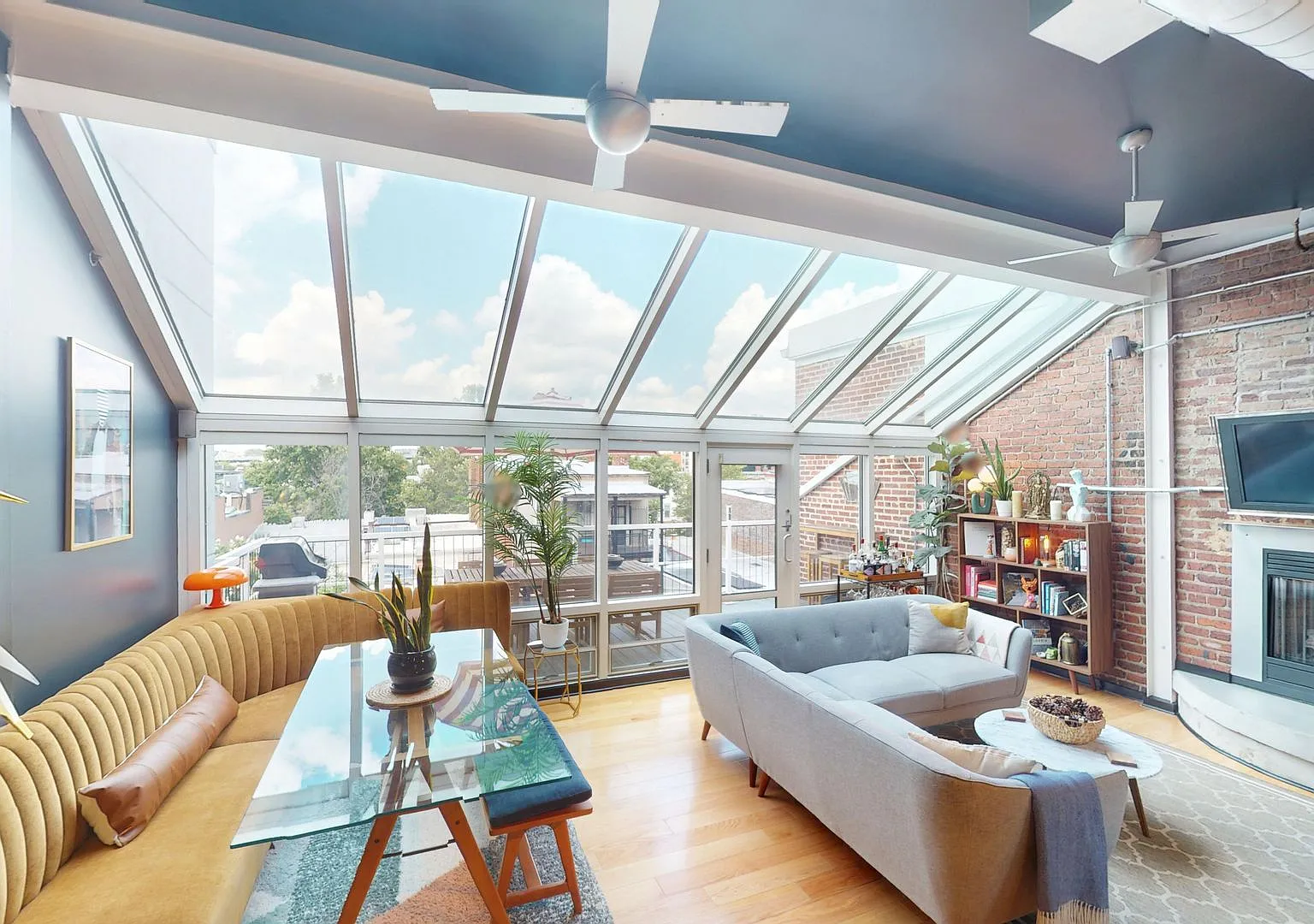 Stunning Penthouse Two Bedroom W/Private Balcony, Parking Included on Church Street! — Photo 1