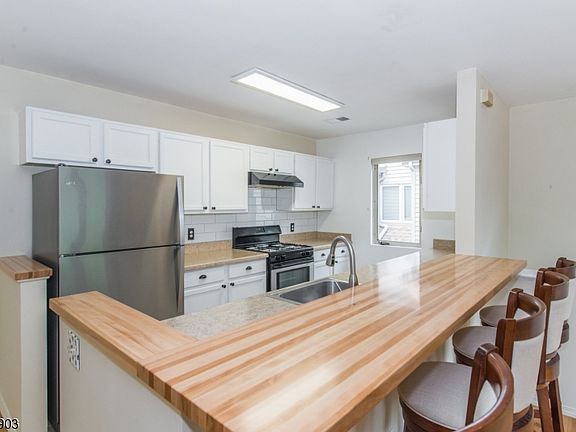 4th image of 56 Sunrise Dr #603