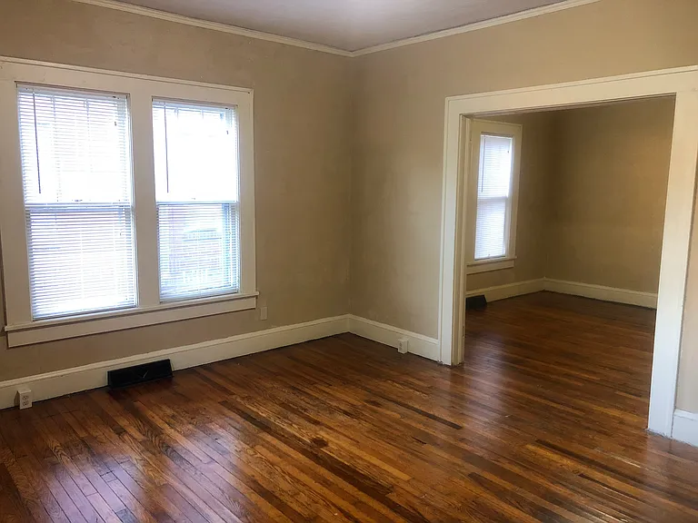 812 Darlington Way SW — Photo 4