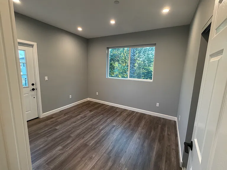 15362 1/2 Valerio St — Photo 18