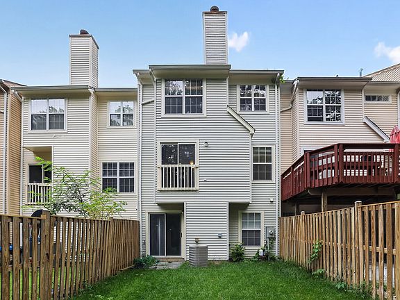 3rd image of 1933 Beecham Ct