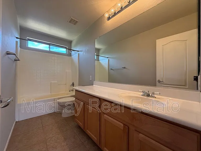 19641 E Carriage Way — Photo 23