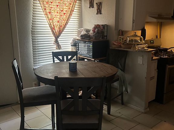4th image of 4903 Huntsmoor Ct