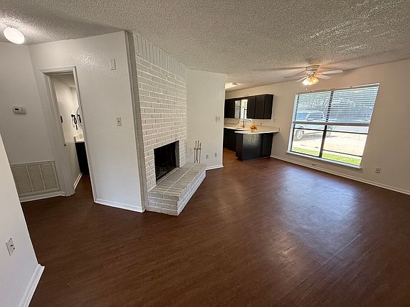 4th image of 409 3rd St #413