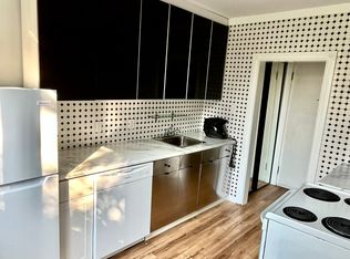 11235 117th St NW, Edmonton, AB T5G 2W3