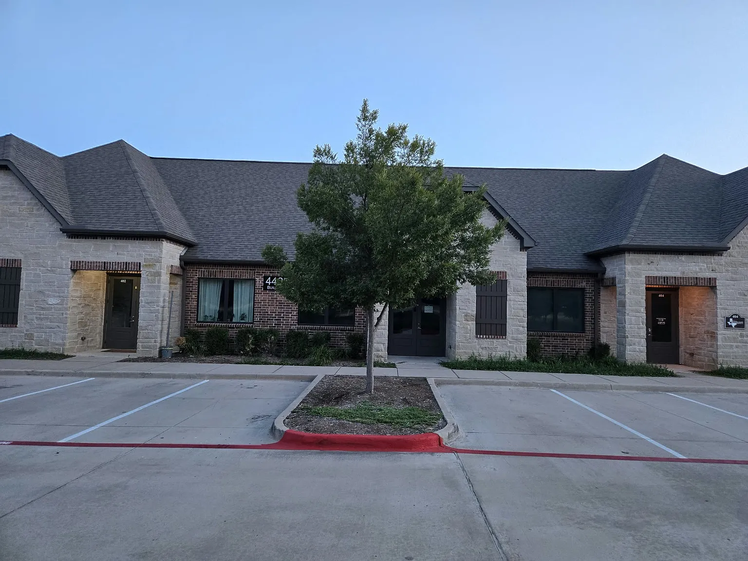 4 bed, 1332 sqft, $3,600 — Photo 4