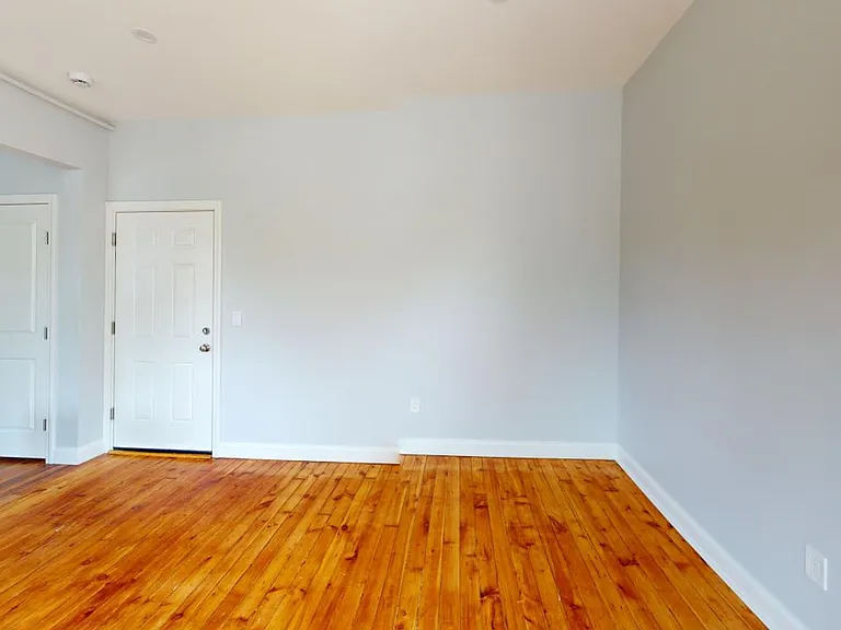 544 Whitney Ave — Photo 32