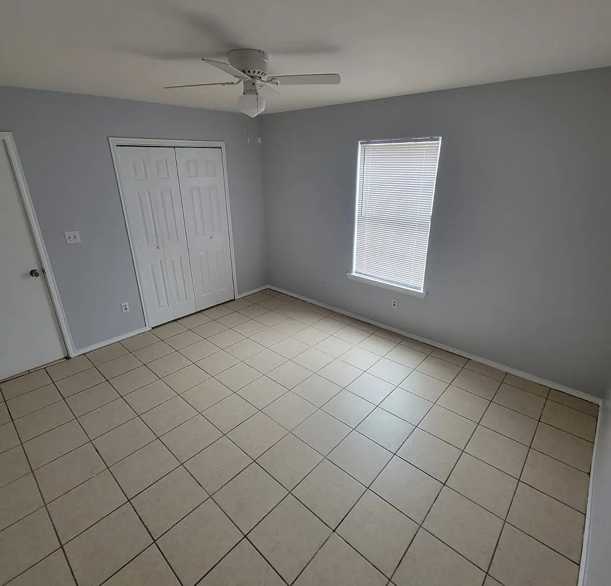 2206 Kimberly Ln - 2 — Photo 4