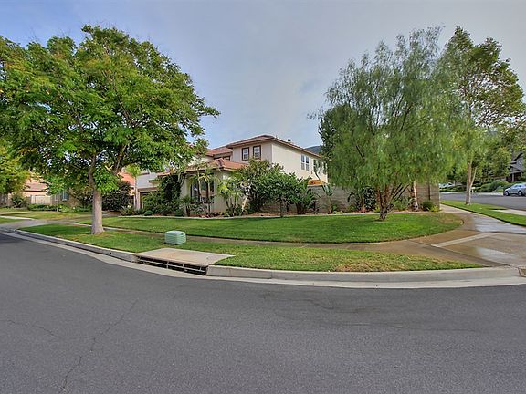 4th image of 986 W Orange Heights Ln