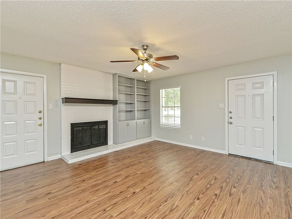 1st image of 1010 Cushing Dr #B