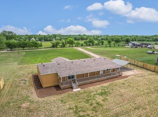 202 Lazy River Ln, Elgin, TX 78621