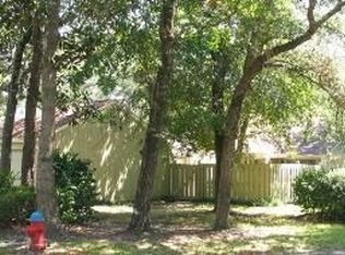 900 Bay Dr APT 28, Niceville, FL 32578