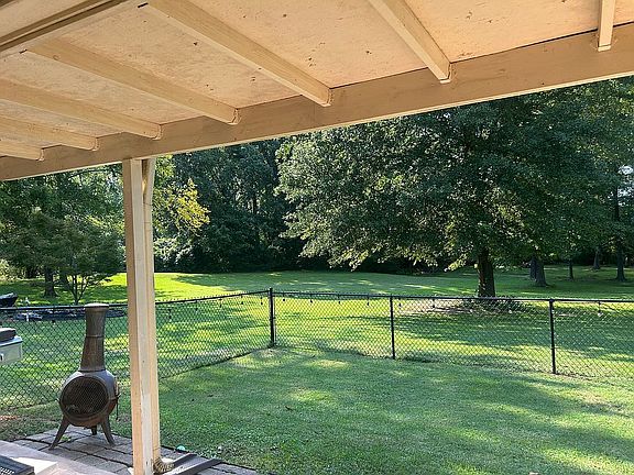 4th image of 5602 Deer Creek Dr