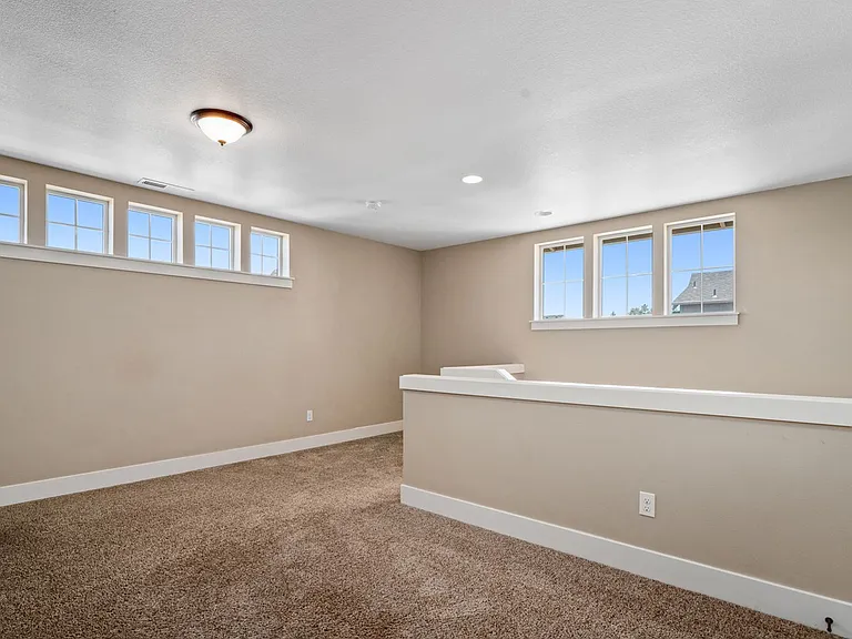 1064 SE Leonel Ln — Photo 38