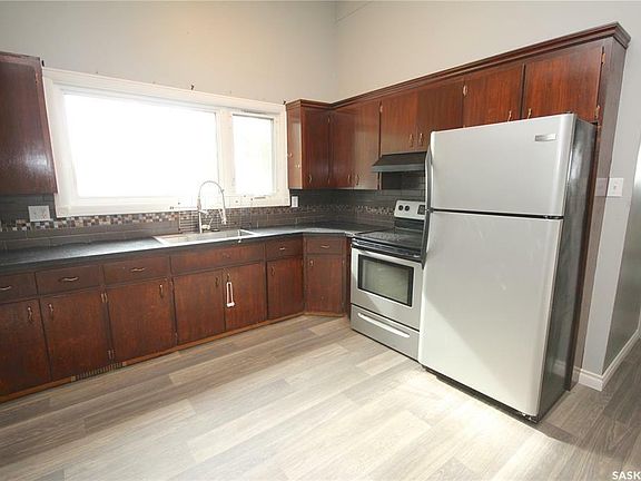 2nd image of 303 River Heights Dr