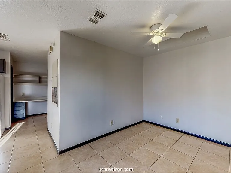 725 Peppertree Dr #22 — Photo 30