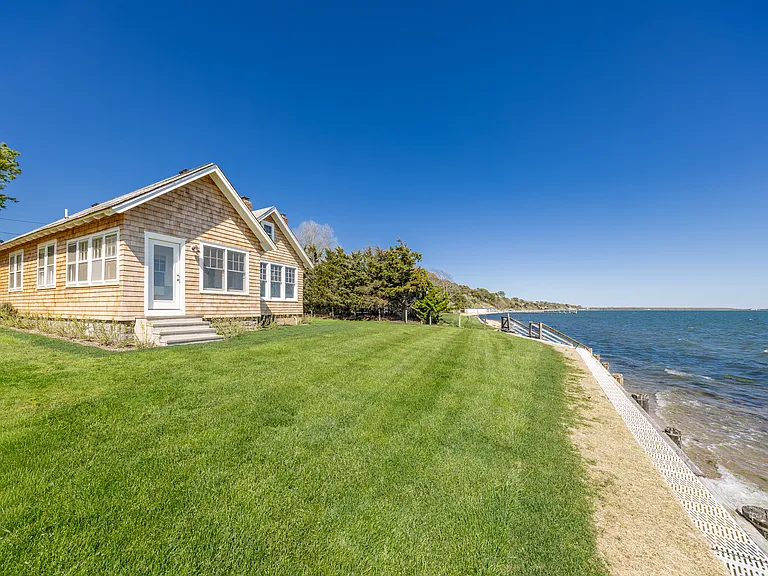 6 Bay Rd — Photo 1