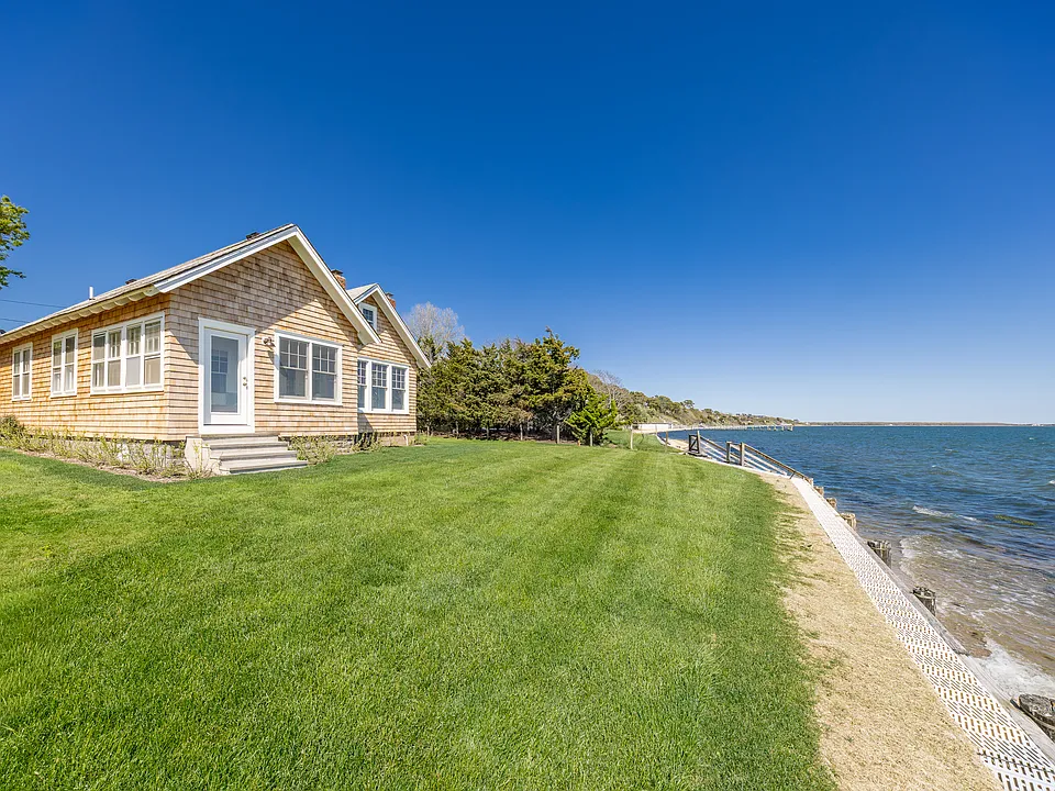6 Bay Rd