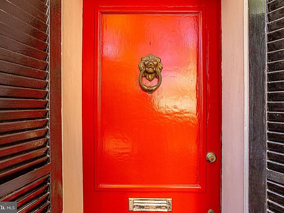 3rd image of 213 S Lee St