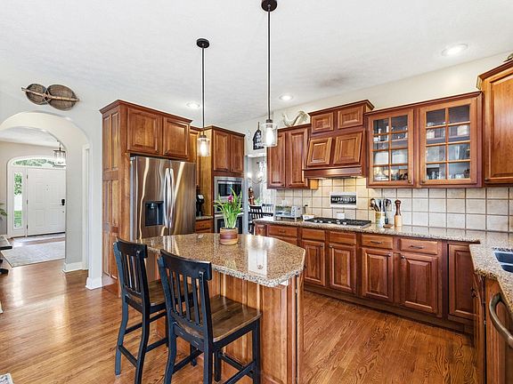 3rd image of 240 Northview Dr
