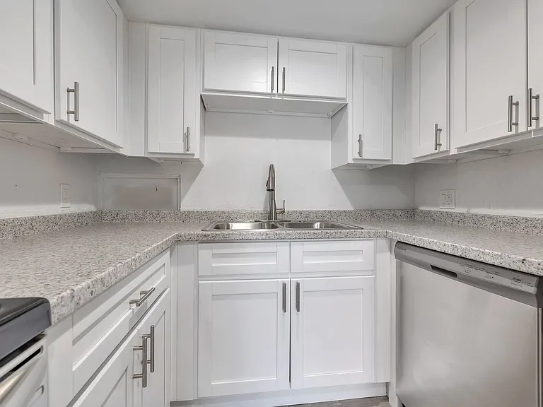 1815 W Tuckey Ln — Photo 46