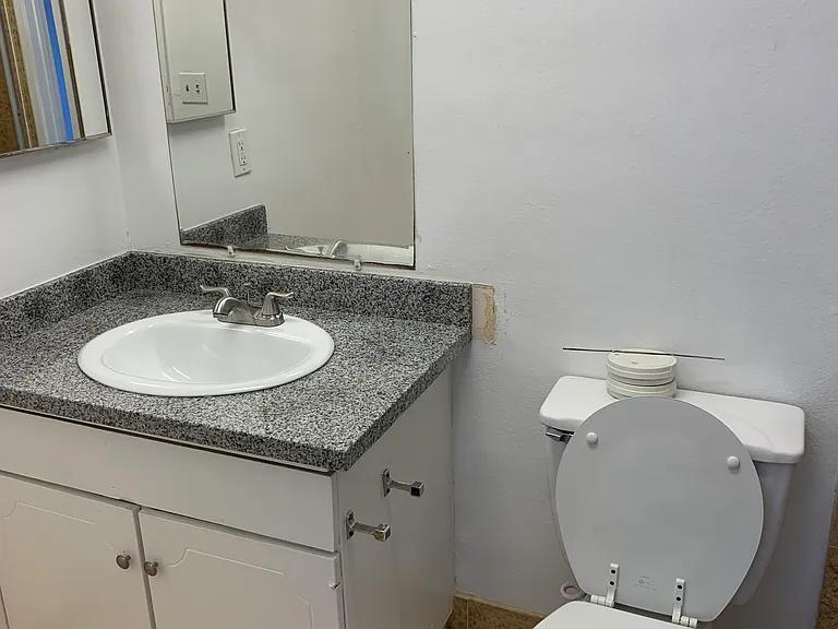10408 Rutgers Ct — Photo 12