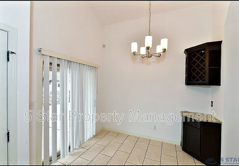 13136 Wellington Dr — Photo 13