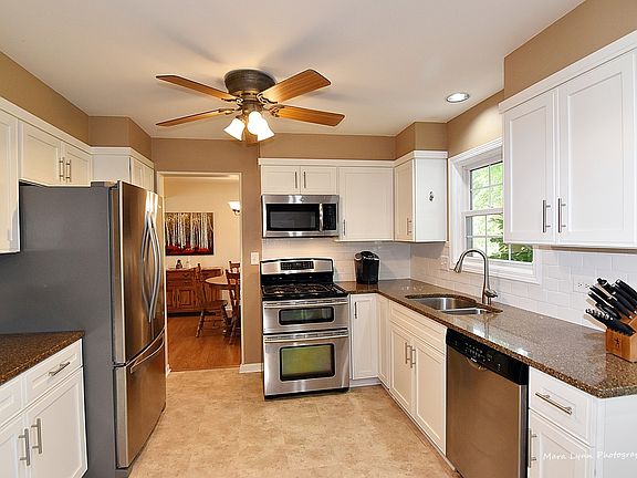 5th image of 2S370 River Oaks Dr