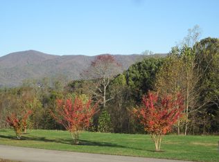 10 Cahas Summit Rd, Boones Mill, VA 24065