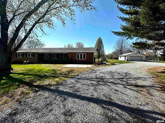 3rd image of 3007 Hillcrest Dr
