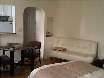 Rented by La Seven Inc.