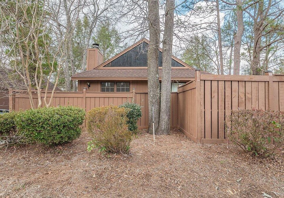 1st image of 27 Bluff Pointe Way