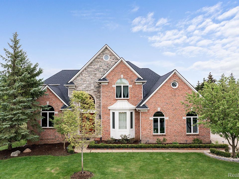 1st image of 1057 Salma Dr