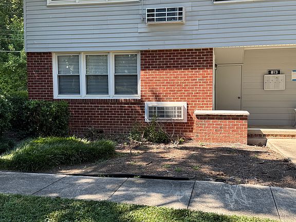3rd image of 813 Daniels St APT A