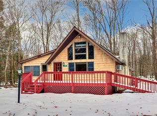 111 Cheveyo Ct, Pocono Lake, PA 18347