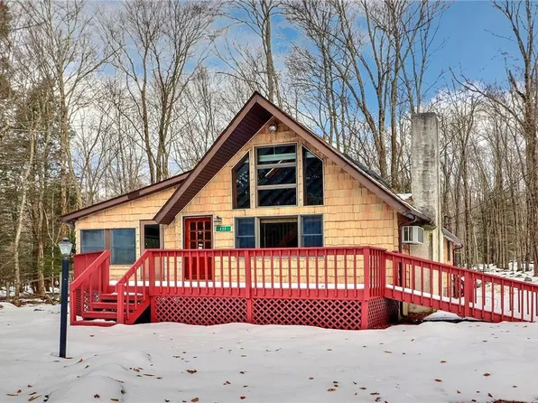 111 Cheveyo Ct, Pocono Lake, PA 18347